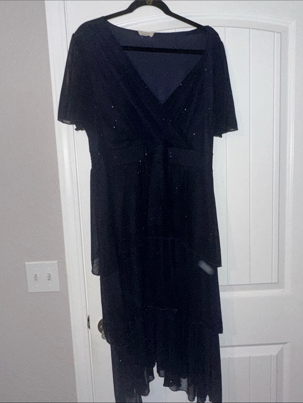 Elegant Navy Tiered V-Neck Evening Dress